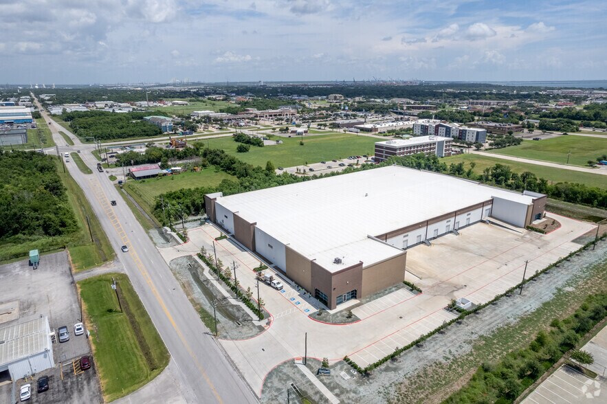 More Photos Of 1301 S 16th St, La Porte Warehouse For Lease