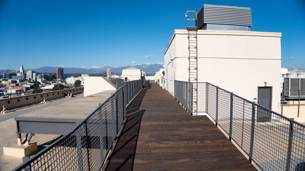 More Photos Of 767 S Alameda St, Los Angeles Loft Creative Space For Lease