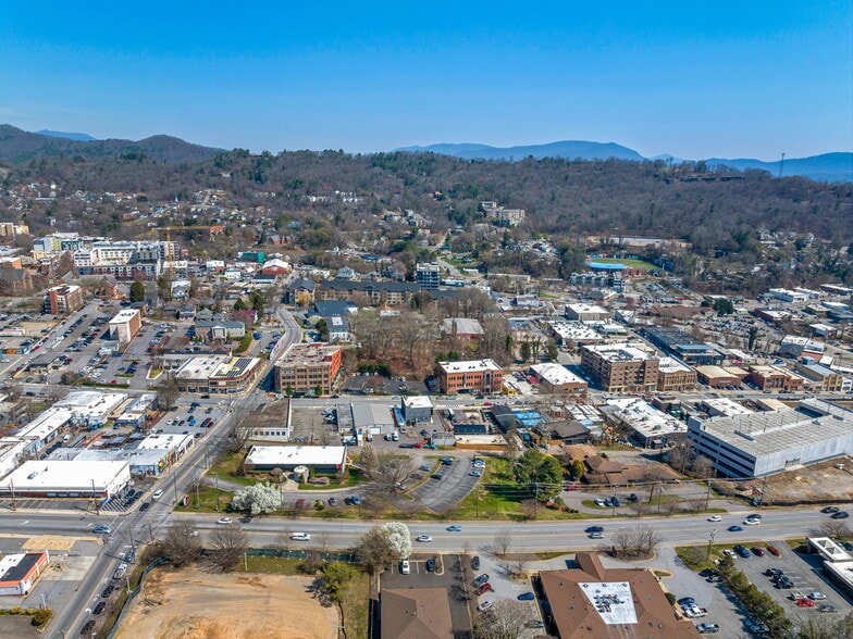 More Photos Of 86 Asheland Ave, Asheville Medical For Lease