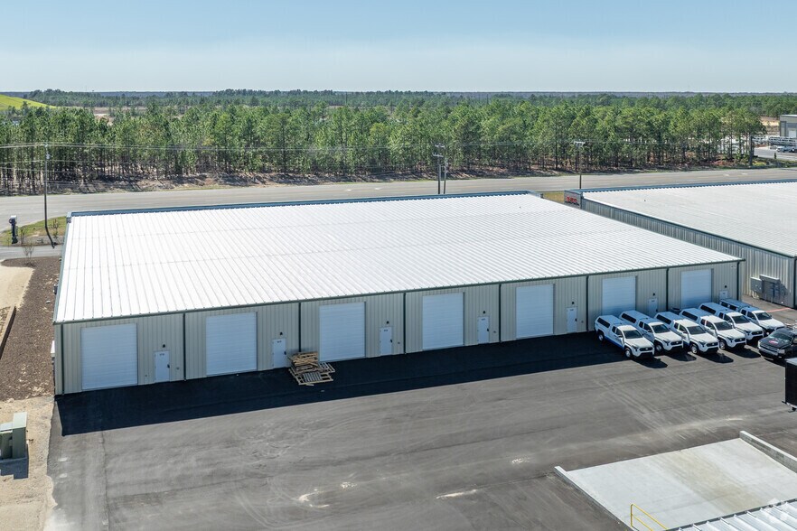 More Photos Of 4270 US Highway 421 N, Wilmington Light Manufacturing For Lease