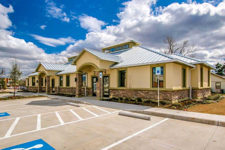 More Photos Of 360 Rufe Snow Dr, Keller Office For Lease