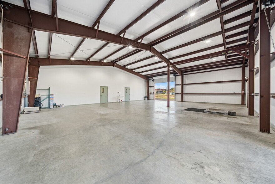 More Photos Of 18820 Sakera Rd, Hudson Warehouse For Sale