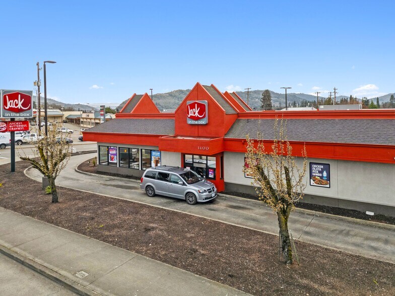 More Photos Of 1400 NE Stephens St, Roseburg Fast Food For Sale