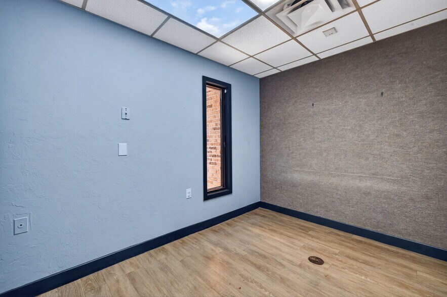 More Photos Of 45 Barkley Cir, Fort Myers Medical For Lease