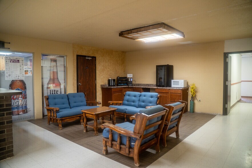 More Photos Of 502 S Division Ave, Cavalier Hotel For Sale