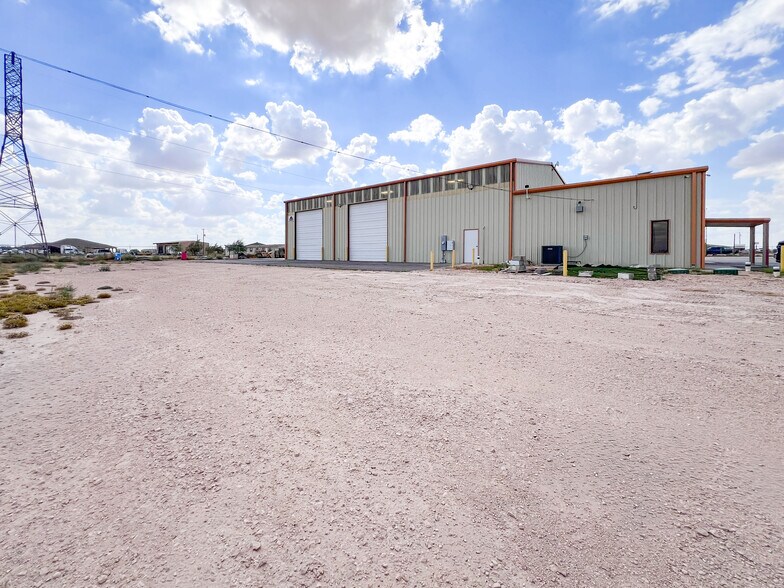 More Photos Of 140 Eaglehart Rd, Odessa Warehouse For Sale