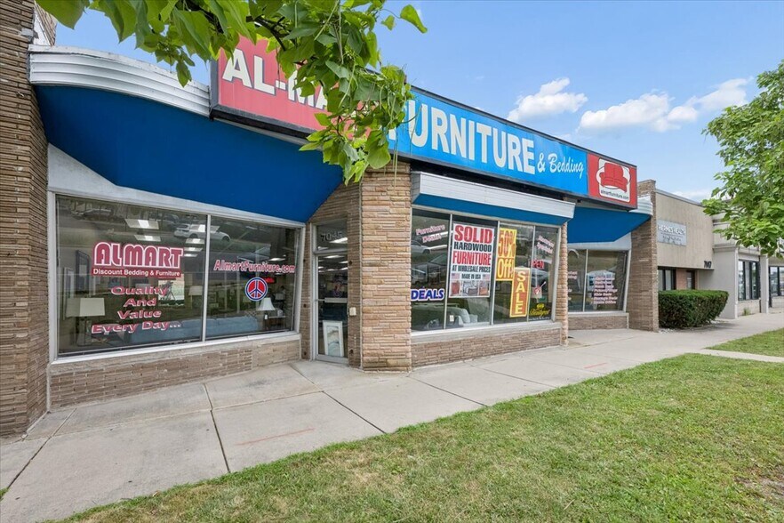 More Photos Of 7045 W North Ave, Oak Park Storefront For Sale