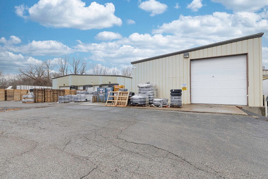 More Photos Of 1655 E 12th St, Mishawaka Manufacturing For Lease