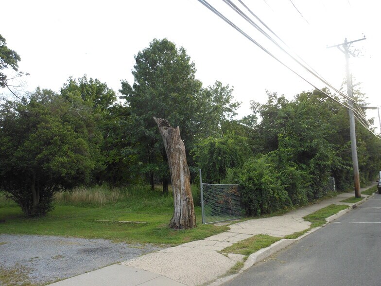 More Photos Of 90 Steamboat Rd, Great Neck Land For Sale