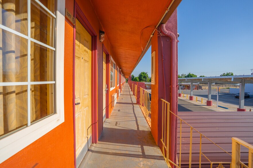 More Photos Of 839 W Pacheco Blvd, Los Banos Hotel For Sale