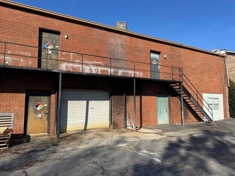 More Photos Of 400 Stonewall Ave, Fayetteville Flex For Sale