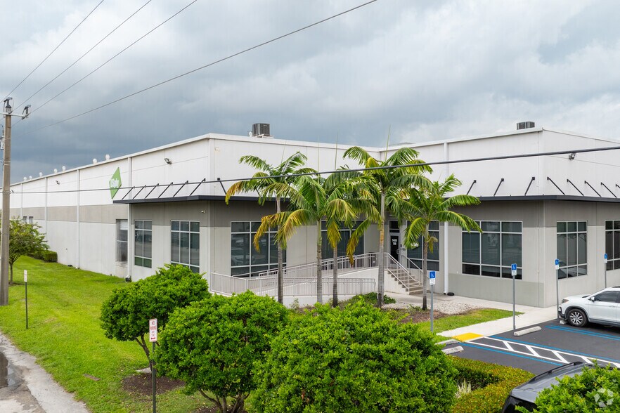 Primary Photo Of 9400 NW 104th St, Medley Warehouse For Lease