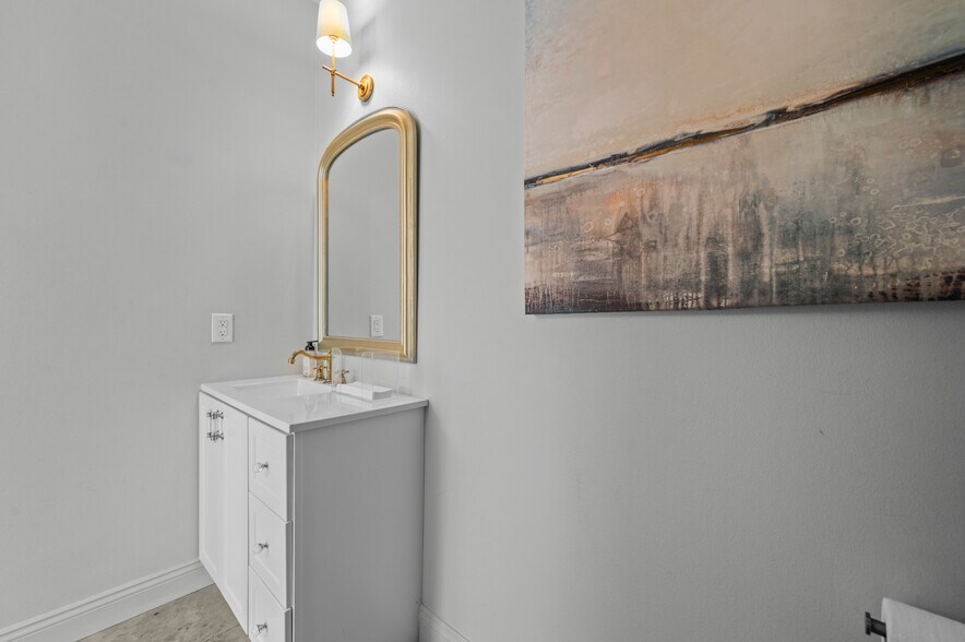 More Photos Of 6644 TX-61, Anahuac Theater Concert Hall For Sale