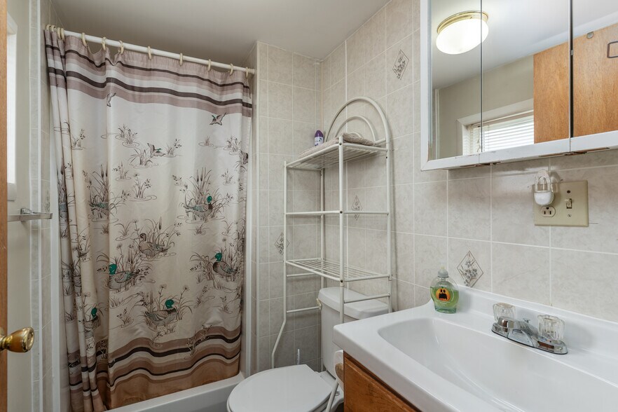 More Photos Of 229 E Lake Emily Rd, Crystal Falls Trailer Camper Park For Sale