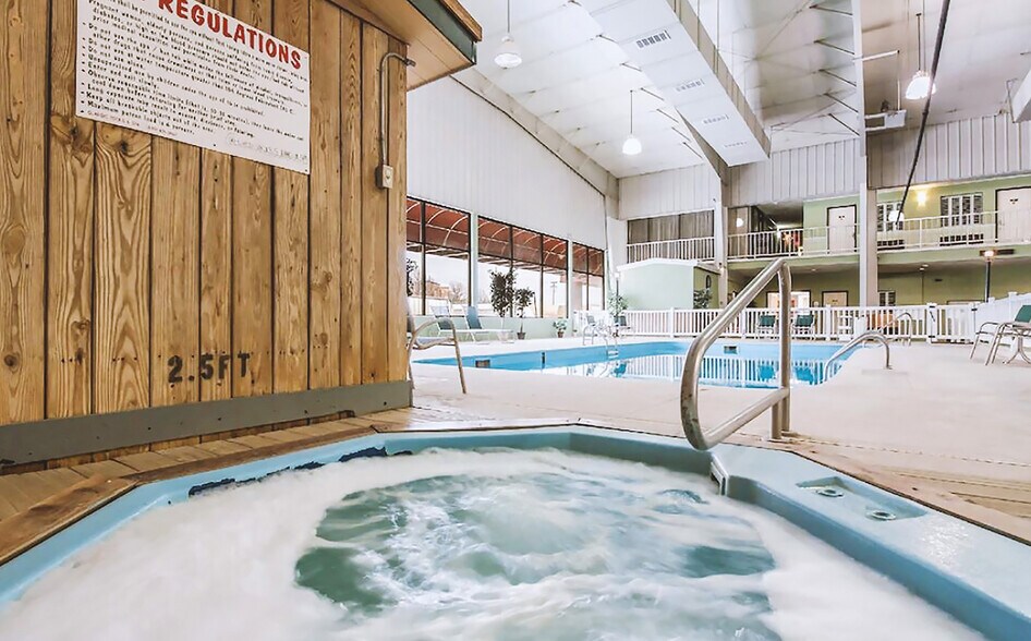 More Photos Of 612 W B St, McCook Hotel For Sale