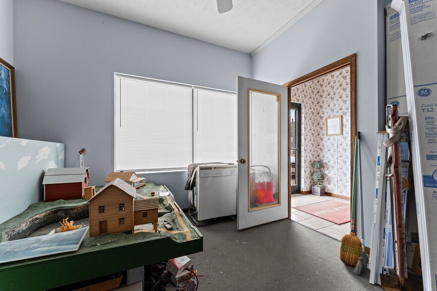 More Photos Of 402-406 Harris Ave, Raeford Storefront Retail Office For Sale