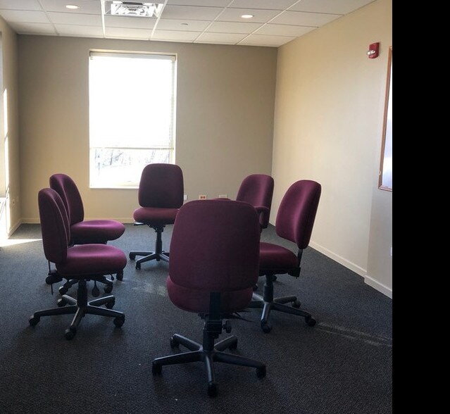 More Photos Of 480 Center St, Grayslake Bank For Lease
