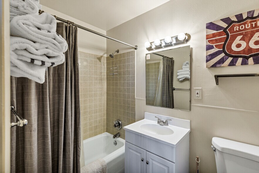 More Photos Of 808 Caribou St, Simla Hospitality For Sale