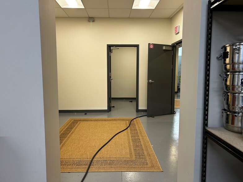 More Photos Of 4114-4120 W Stadium Dr, Kalamazoo Freestanding For Sale