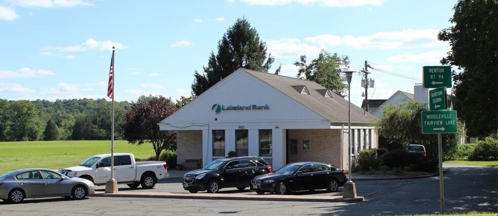 More Photos Of 902 Main St, Stillwater Bank For Lease