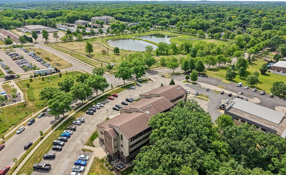 More Photos Of 700 Rayovac Dr, Madison Office For Sale