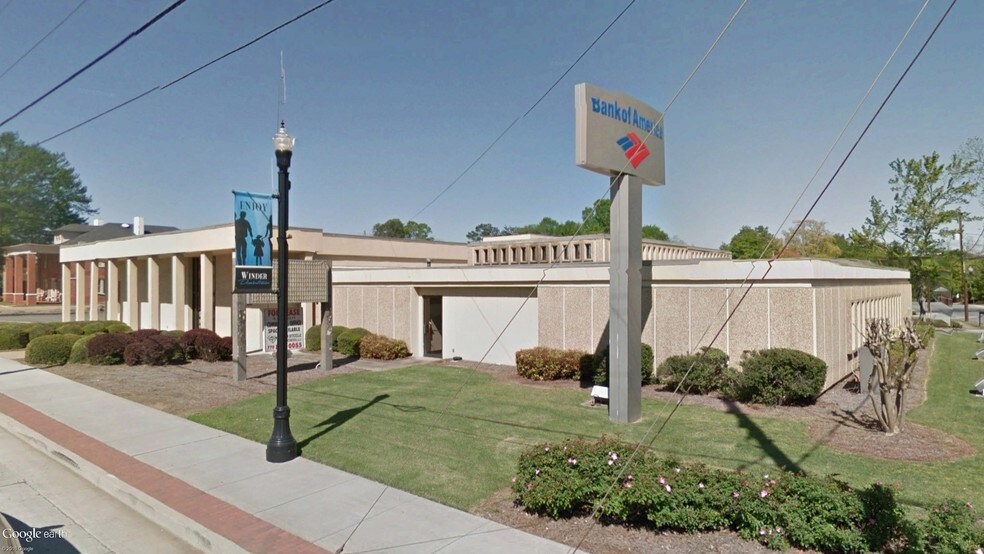 Primary Photo Of 102 N Broad St, Winder Bank For Lease