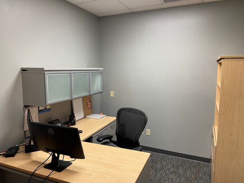 More Photos Of 881 Parkway Ave, Elkhart Medical For Lease