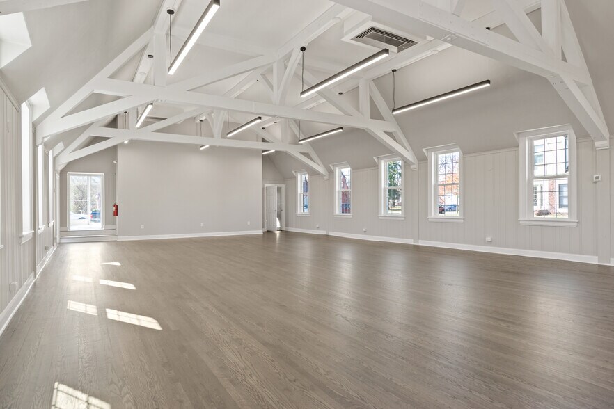 More Photos Of 44 4th St NW, Pulaski Office For Sale