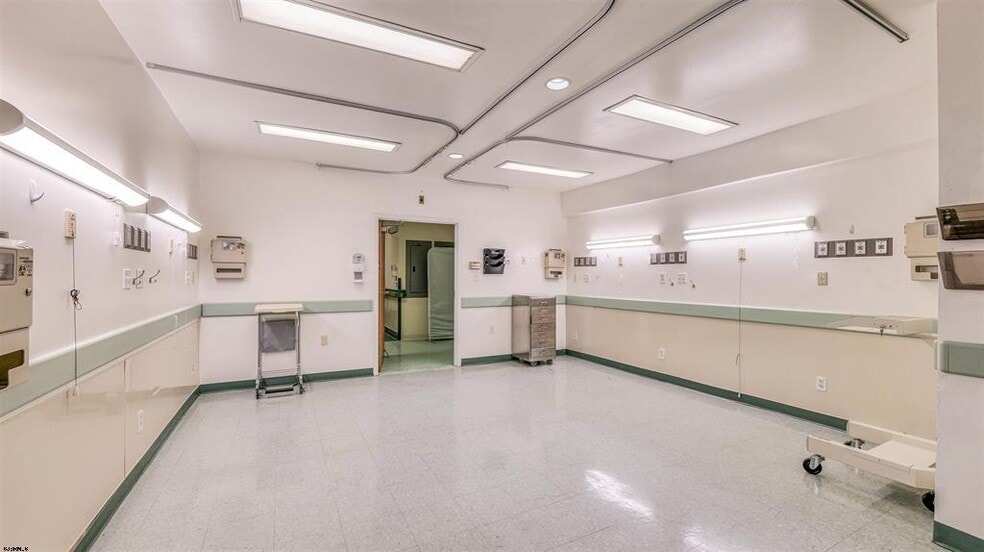 More Photos Of 301-305 Central Ave, Egg Harbor Township Medical For Lease