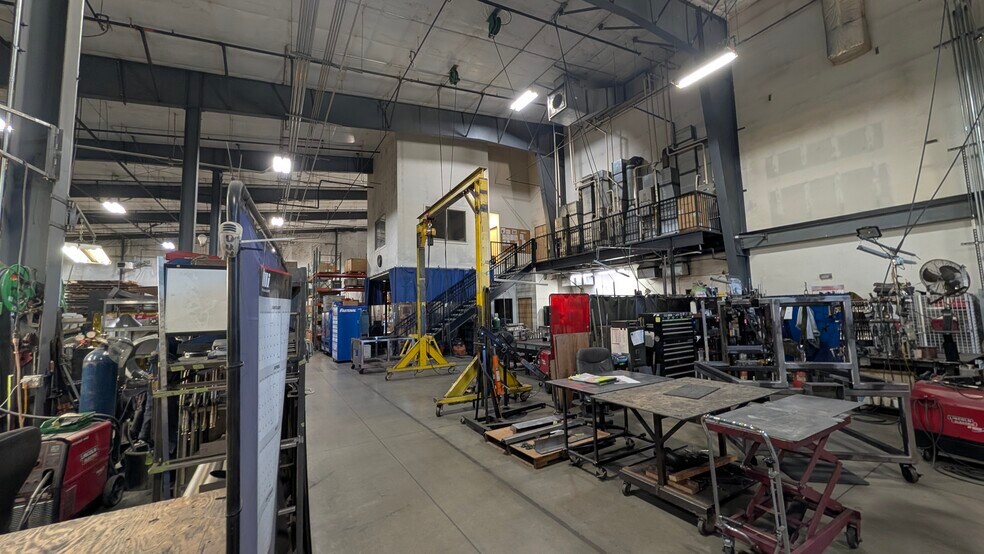 More Photos Of 850 Hawthorne Ave, Ponderay Manufacturing For Lease