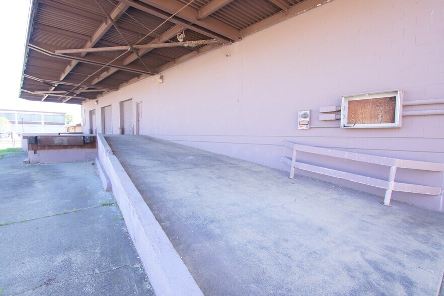 More Photos Of 1025 Market Ave S, Canton Warehouse For Sale