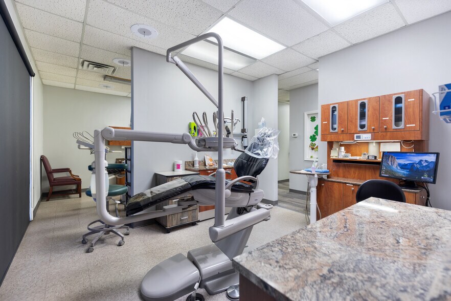 More Photos Of 5676 W Skelly Dr, Tulsa Medical For Sale