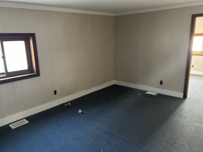 More Photos Of 22 Pershing Ave, Poughkeepsie Warehouse For Sale