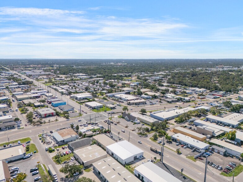 More Photos Of 1925 12th St, Sarasota Light Manufacturing For Lease