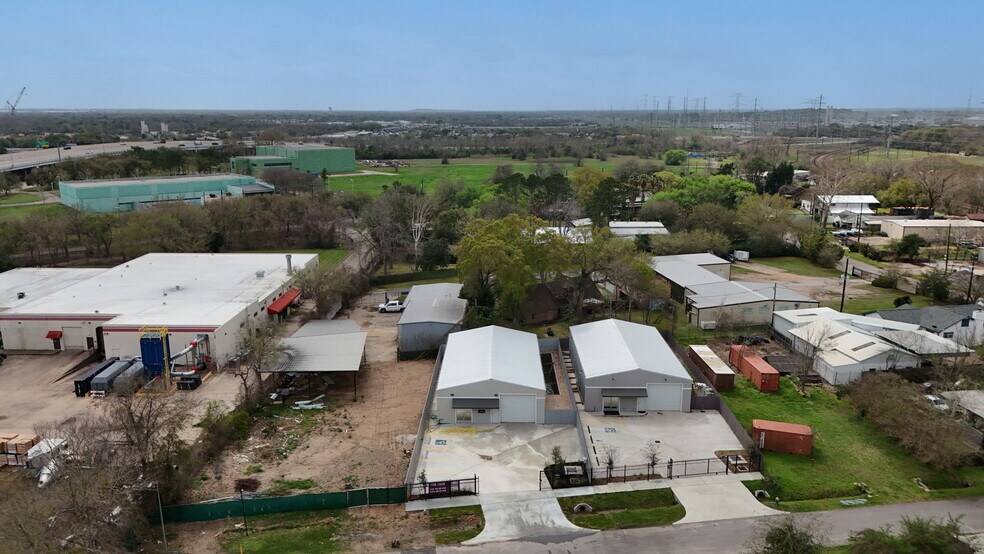 More Photos Of 4103C Dawn St, Houston Industrial For Lease