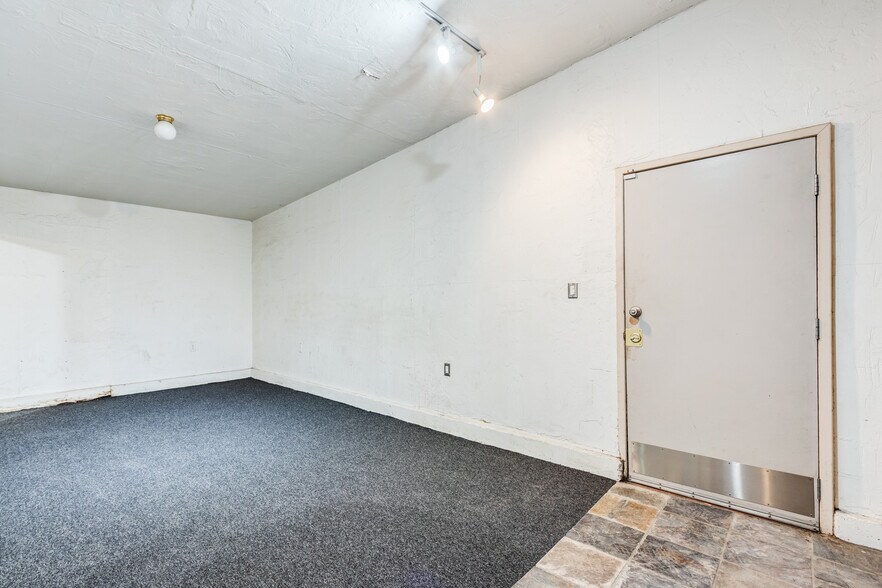 More Photos Of 8642 Venice Blvd, Los Angeles Office Residential For Sale