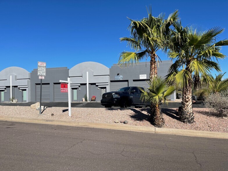 More Photos Of 17252 E Falcon Dr, Fountain Hills Warehouse For Lease