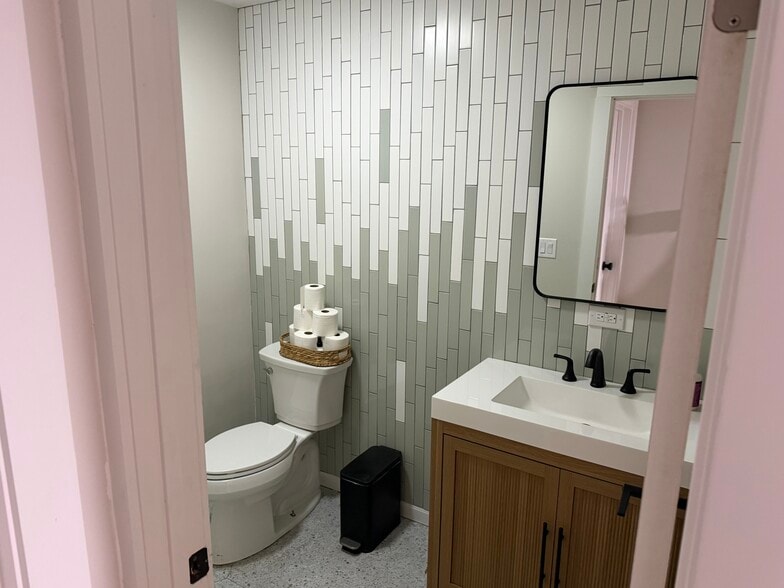 More Photos Of 573 Merrimon Ave, Asheville Medical For Lease
