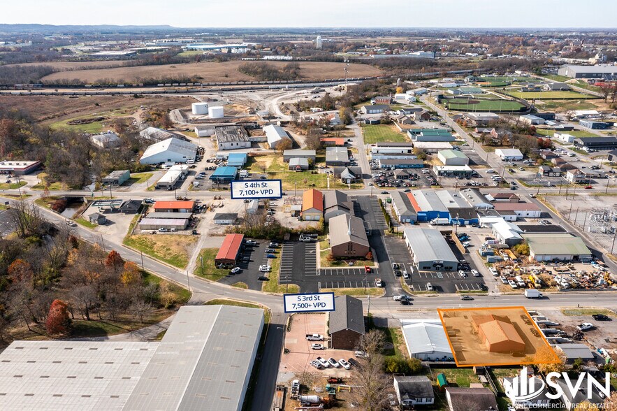 More Photos Of 508 S 3rd St, Danville Showroom For Lease