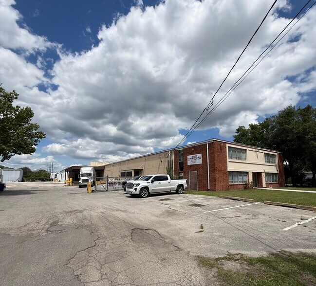 More Photos Of 216 Druid St, Jacksonville Warehouse For Sale