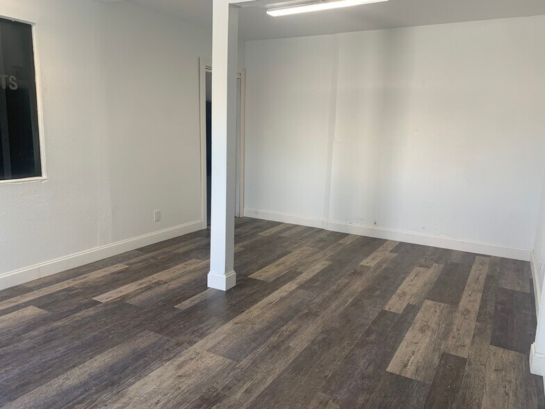 More Photos Of 308 S H St, Lake Worth Service For Sale