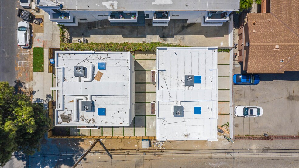 More Photos Of 21719 Hart St, Canoga Park Apartments For Sale