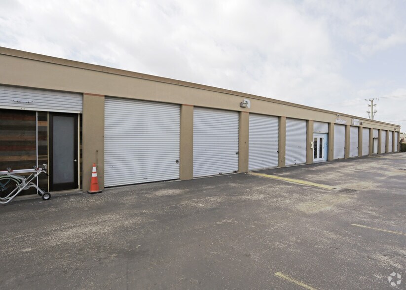 More Photos Of 14055 SW 142nd Ave, Miami Self Storage For Sale