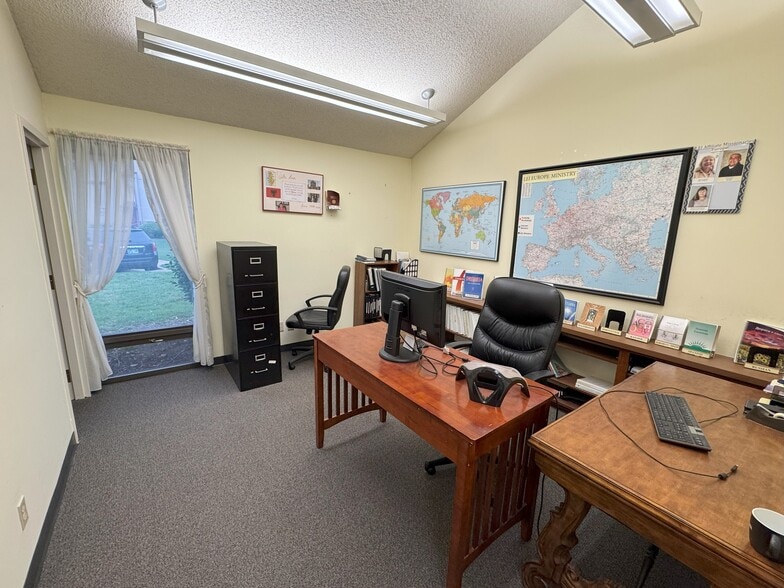More Photos Of 1800 S Jackson Ave, Tulsa Office For Sale