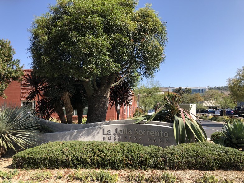 More Photos Of 10451-10455 Roselle St, San Diego Research And Development For Lease