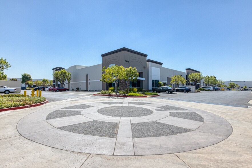 More Photos Of 1452 E Valencia Dr, Fullerton Warehouse For Lease