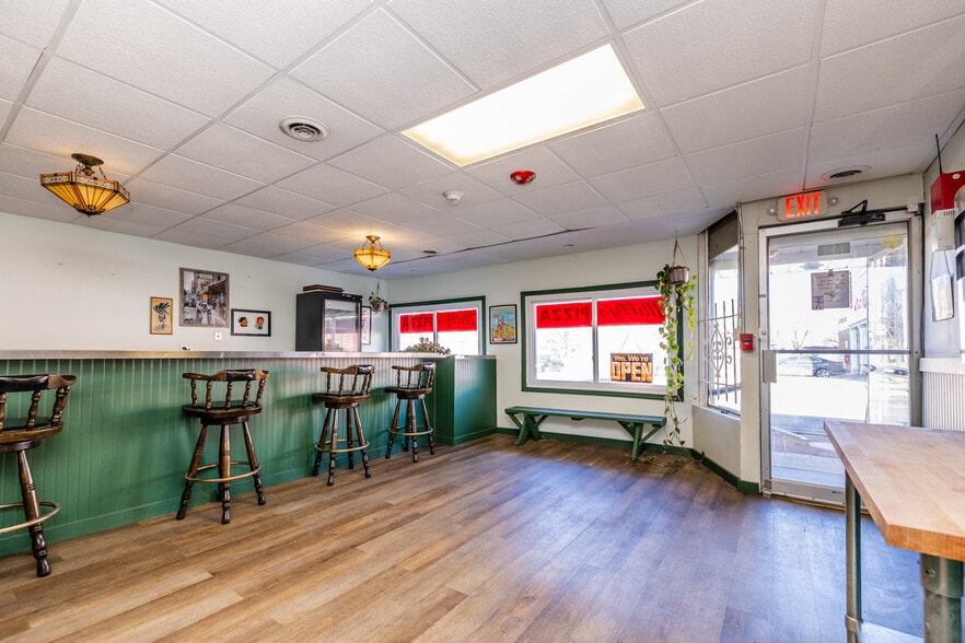 More Photos Of 6737 Roosevelt Rd, Berwyn Storefront Retail Office For Lease