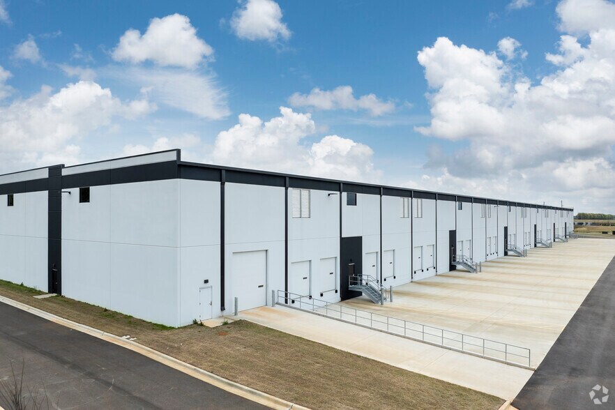 More Photos Of 23275 Bibb Garrett Rd, Tanner Unknown For Lease