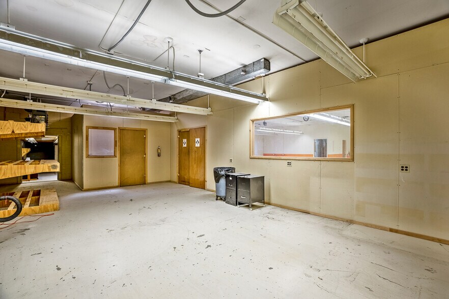 More Photos Of 20 Arroyo Cuyamungue Rd, Santa Fe Warehouse For Sale