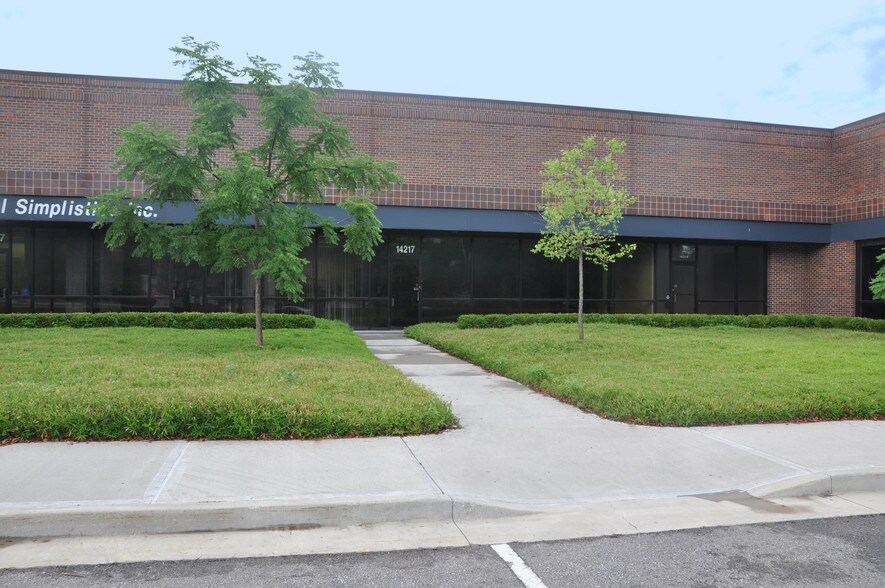 More Photos Of 14205-14227 W 95th St, Lenexa Warehouse For Lease